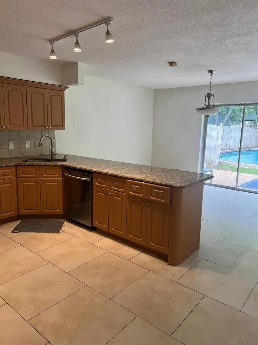 8586 NW 23rd Manor #W Coral Springs, FL 33065