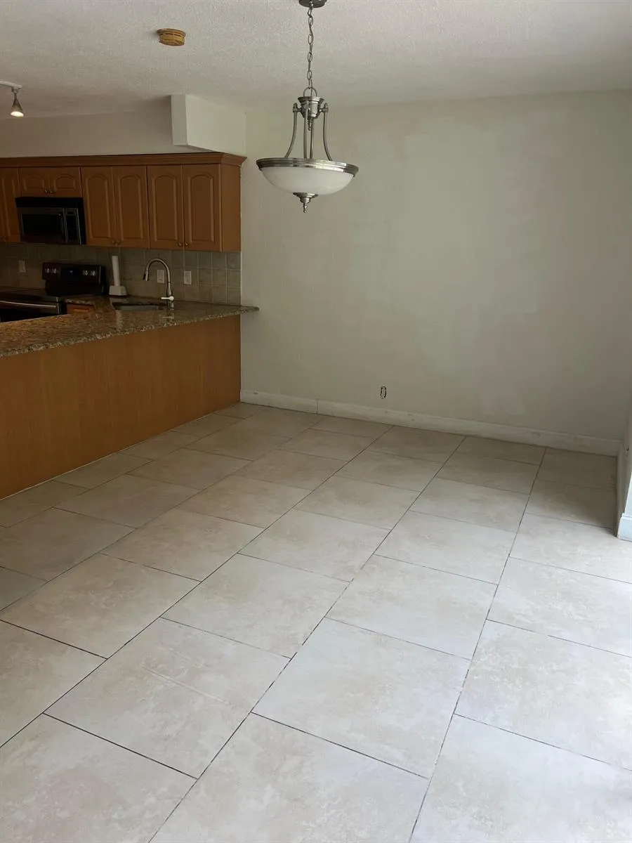 8586 NW 23rd Manor #W Coral Springs, FL 33065