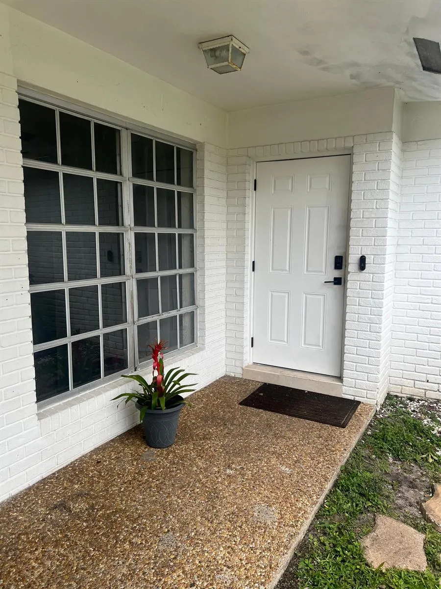 8586 NW 23rd Manor #W Coral Springs, FL 33065