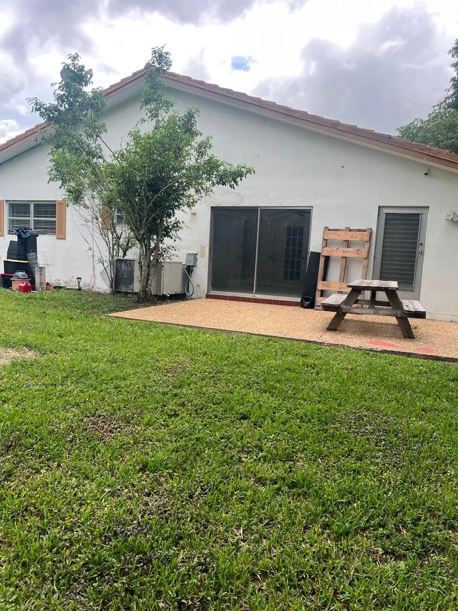 8586 NW 23rd Manor #W Coral Springs, FL 33065