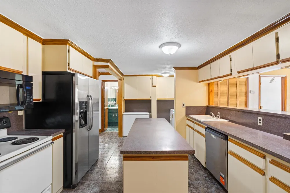 3930 NW 207 St Road Miami Gardens, FL 33055