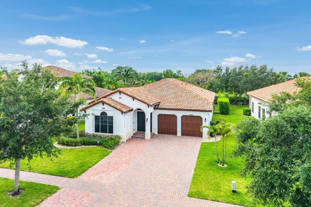 6304 Vireo Court Lake Worth, FL 33463