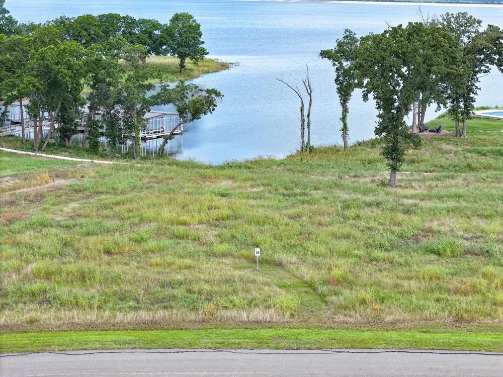 680 Peninsula Drive Honey Grove, TX 75446