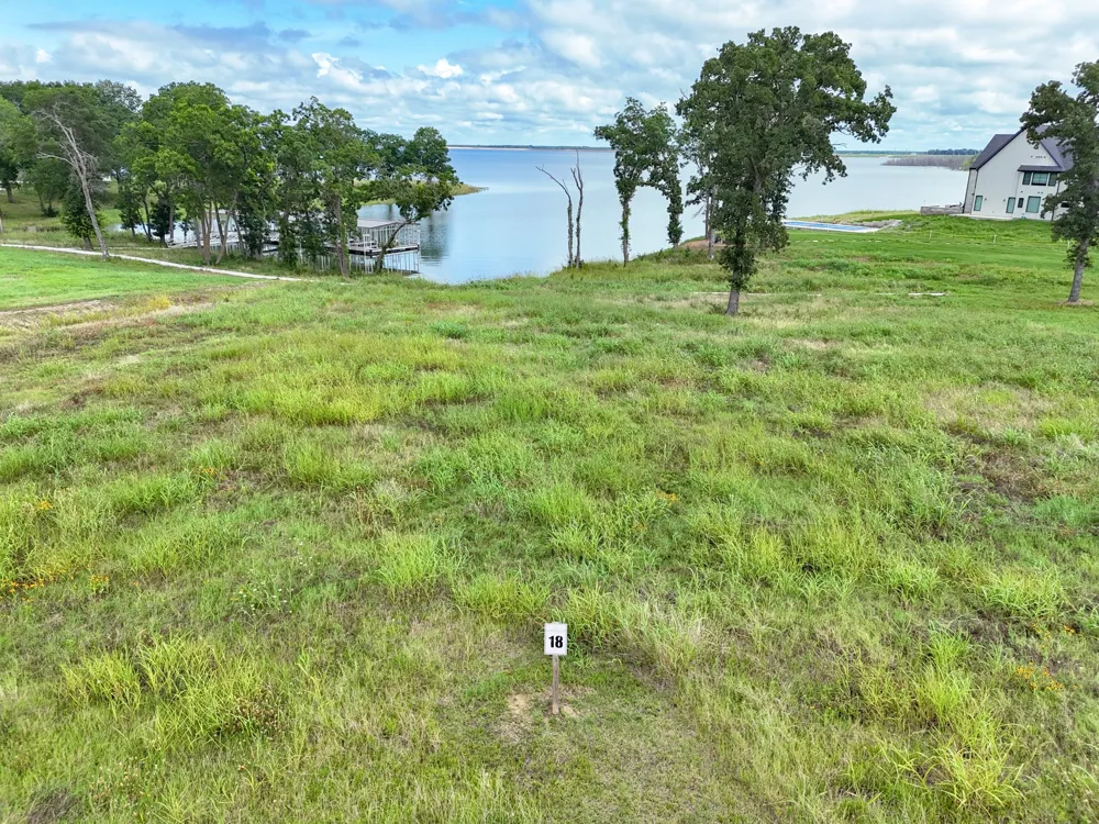 680 Peninsula Drive Honey Grove, TX 75446