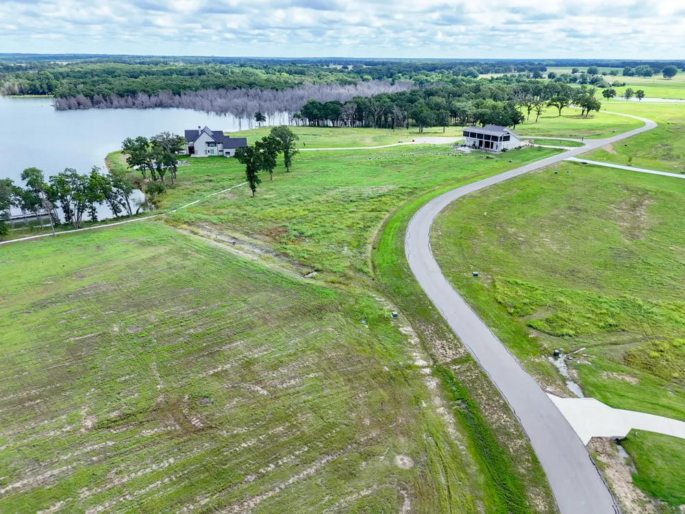 680 Peninsula Drive Honey Grove, TX 75446