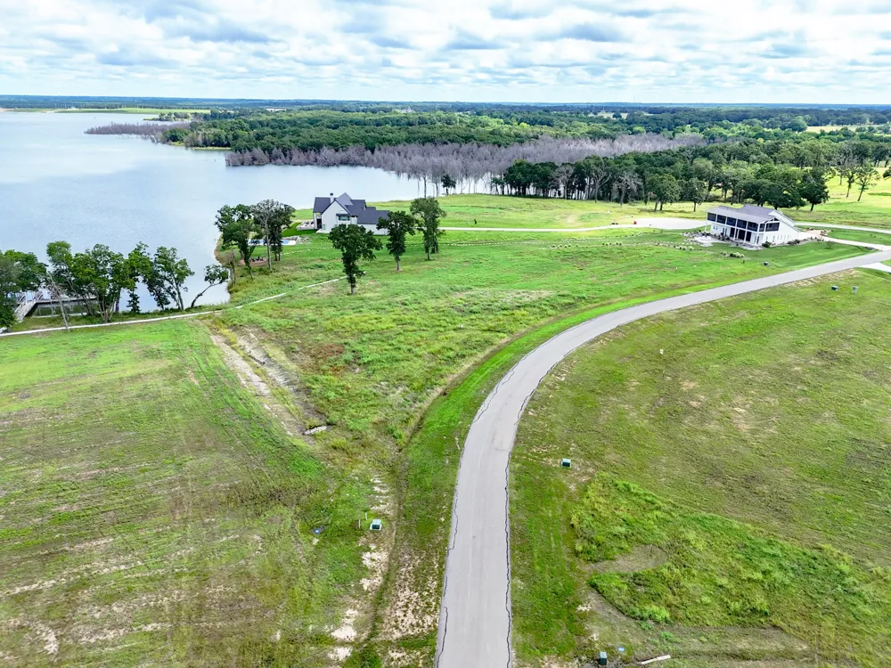 680 Peninsula Drive Honey Grove, TX 75446