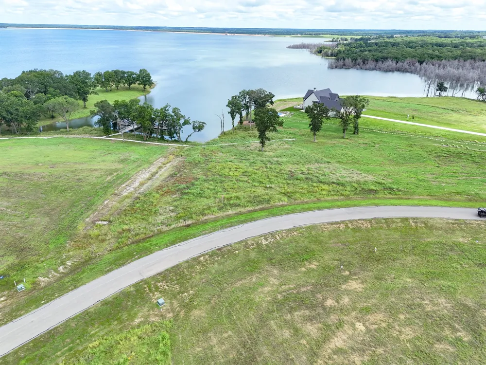 680 Peninsula Drive Honey Grove, TX 75446