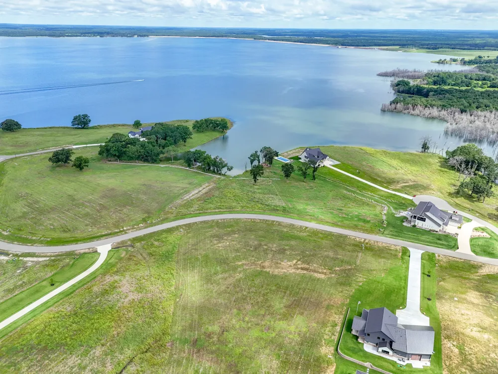 680 Peninsula Drive Honey Grove, TX 75446