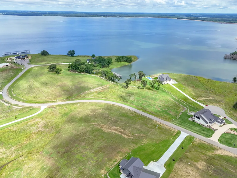 680 Peninsula Drive Honey Grove, TX 75446