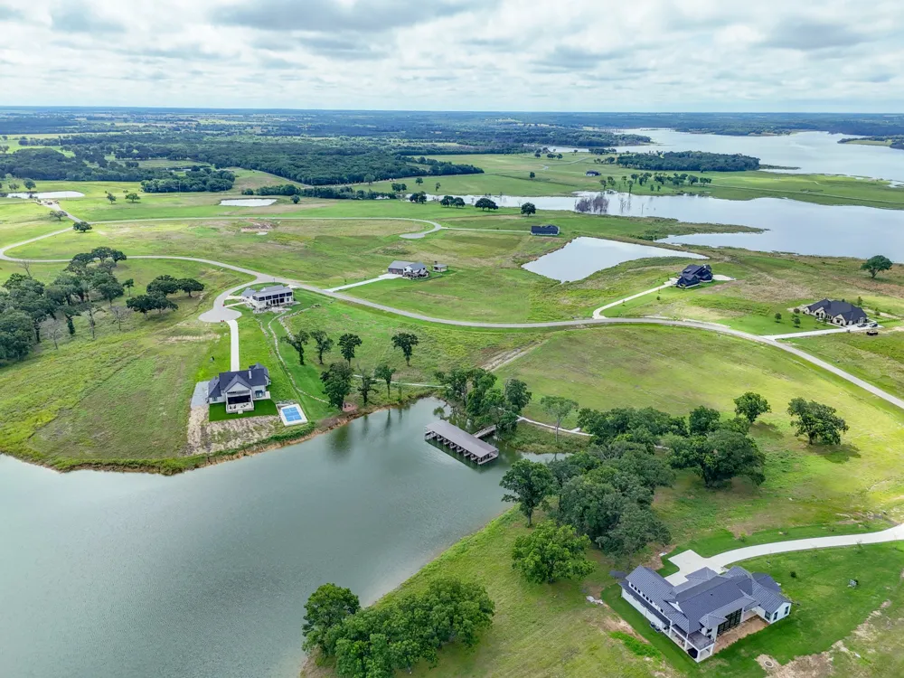 680 Peninsula Drive Honey Grove, TX 75446