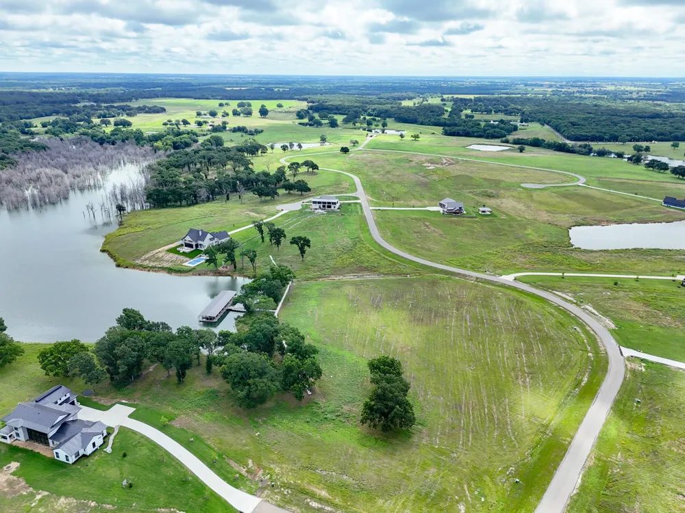 680 Peninsula Drive Honey Grove, TX 75446