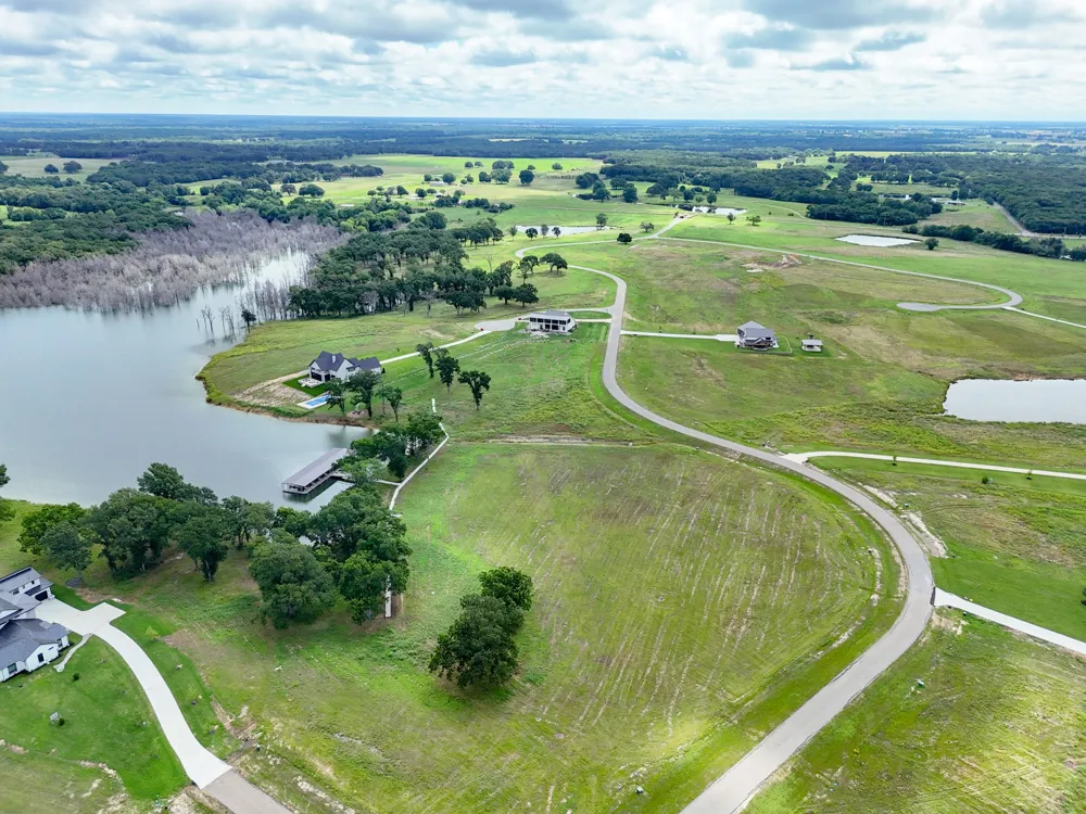 680 Peninsula Drive Honey Grove, TX 75446