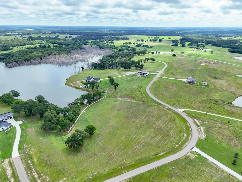 680 Peninsula Drive Honey Grove, TX 75446