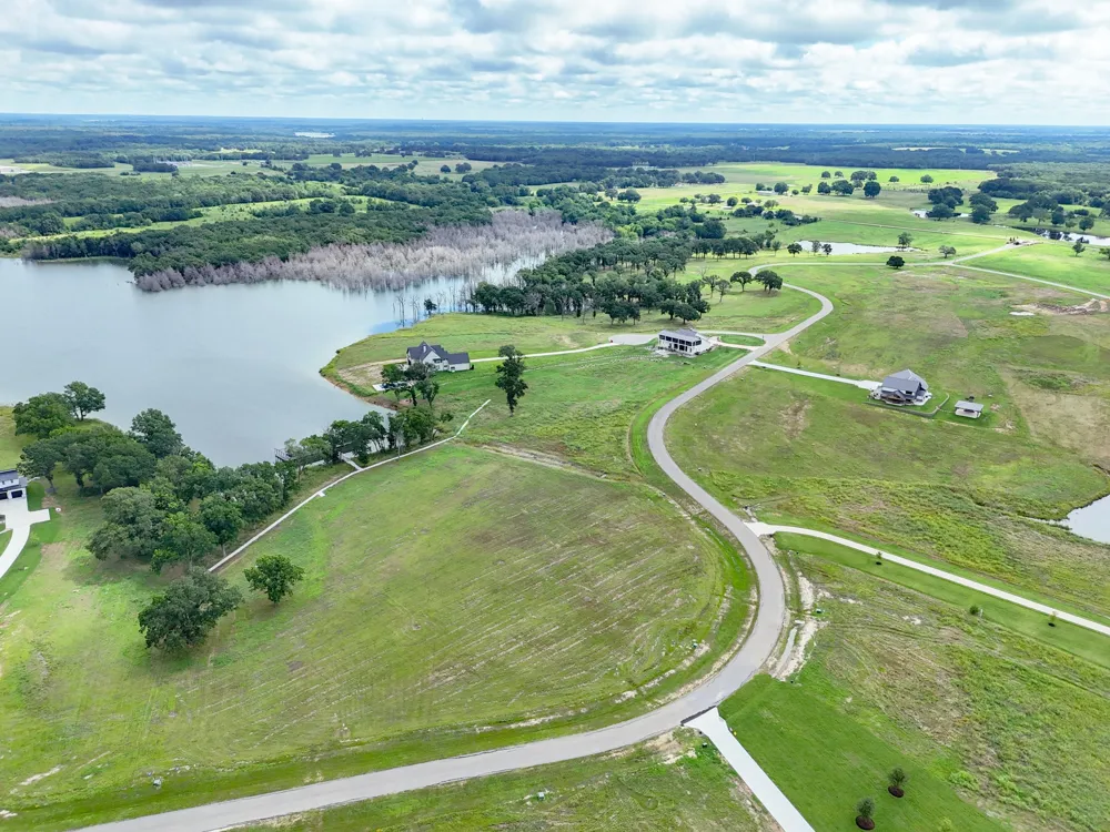680 Peninsula Drive Honey Grove, TX 75446