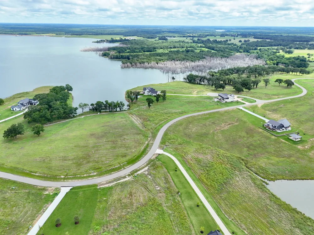 680 Peninsula Drive Honey Grove, TX 75446