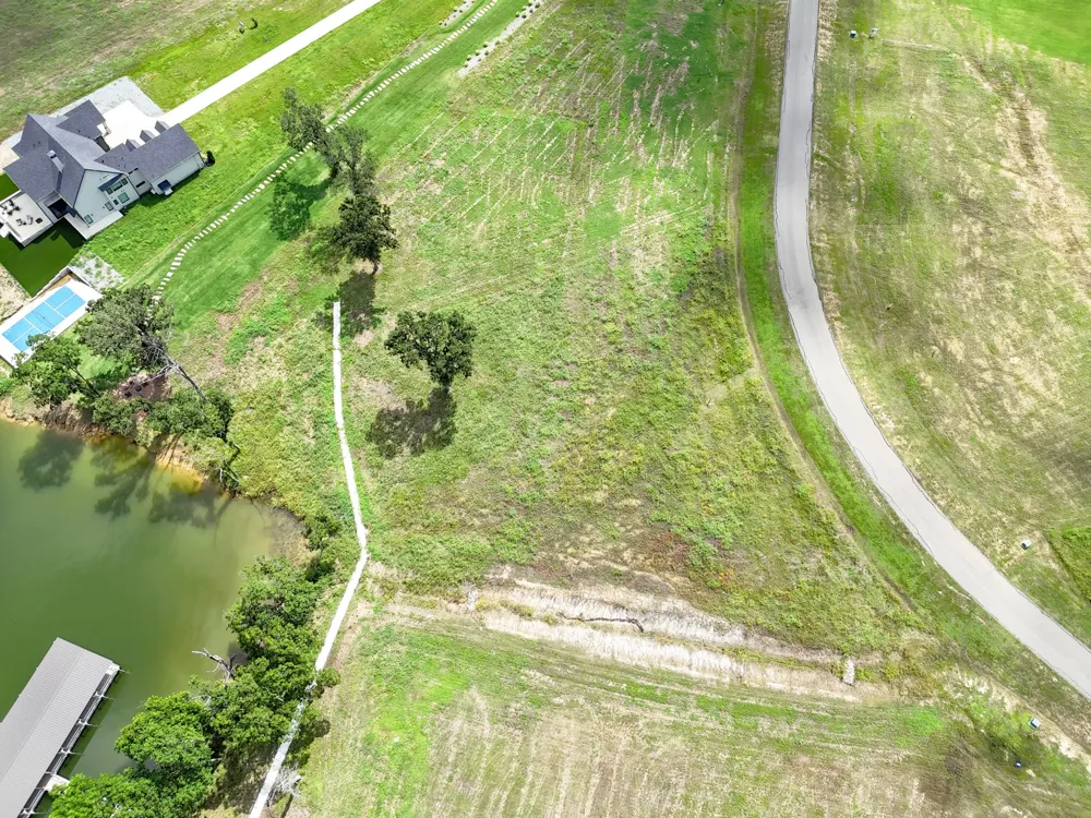 680 Peninsula Drive Honey Grove, TX 75446