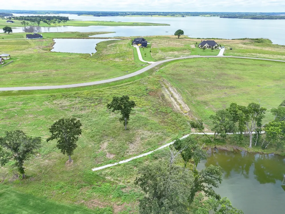 680 Peninsula Drive Honey Grove, TX 75446
