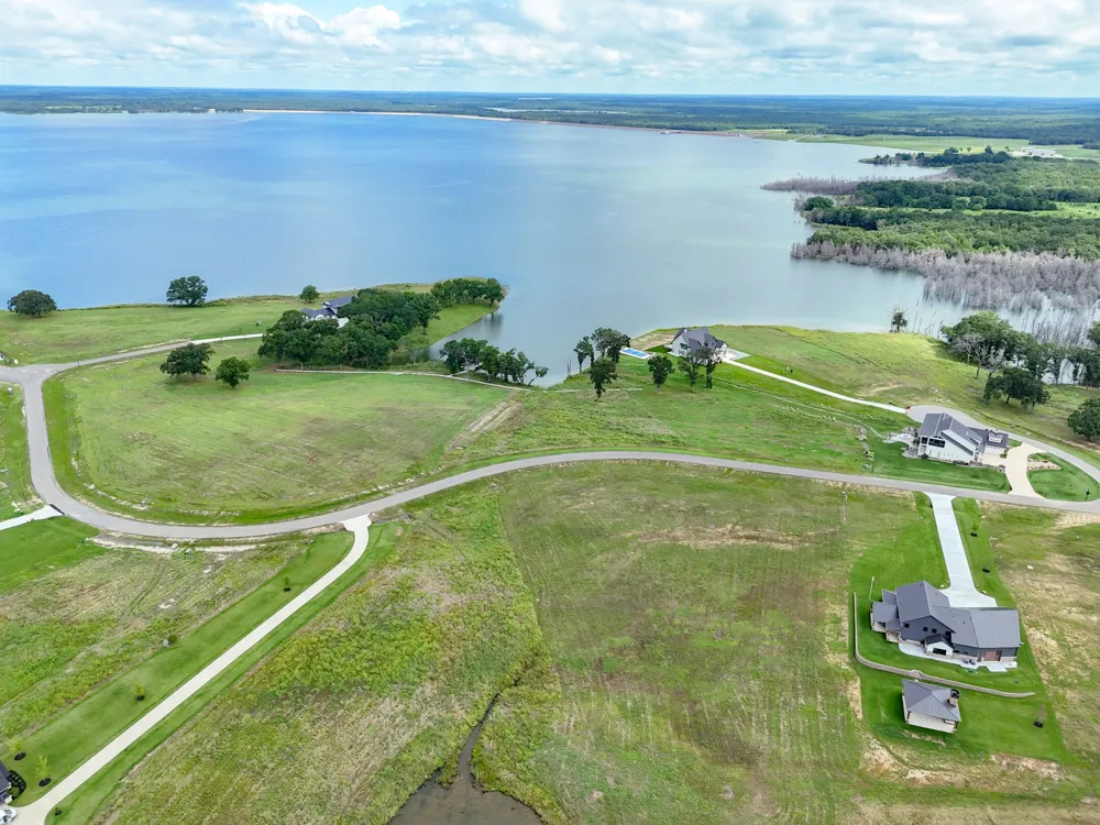 680 Peninsula Drive Honey Grove, TX 75446