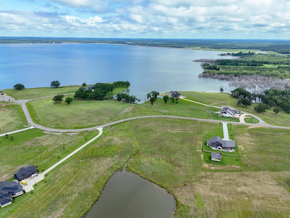 680 Peninsula Drive Honey Grove, TX 75446