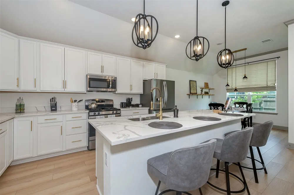 4309 Appalachian Trail Bryan, TX 77802