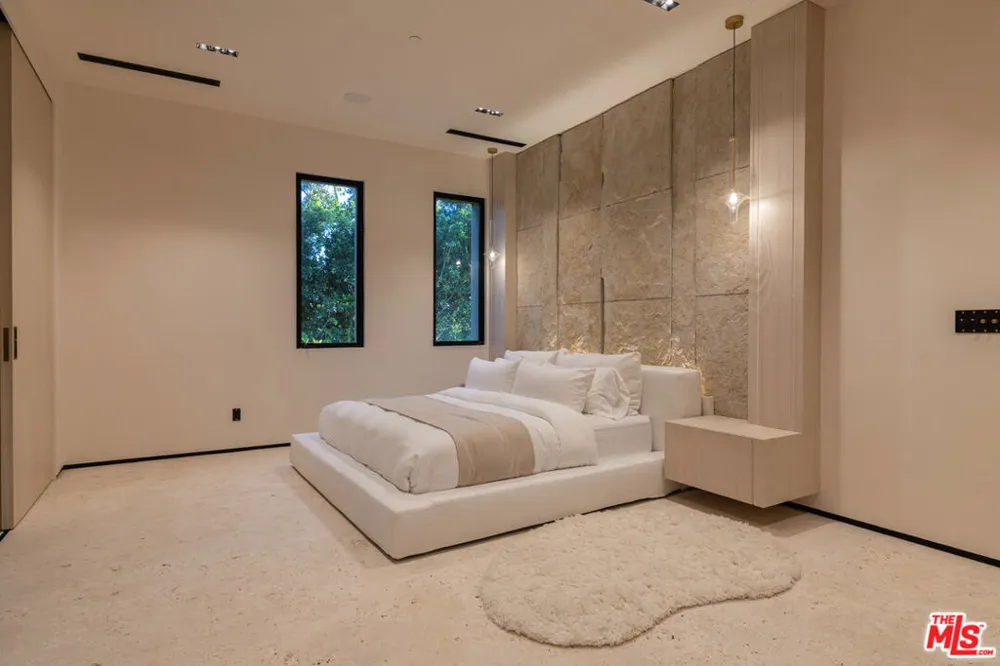 13058 Rivers Road Los Angeles, CA 90049