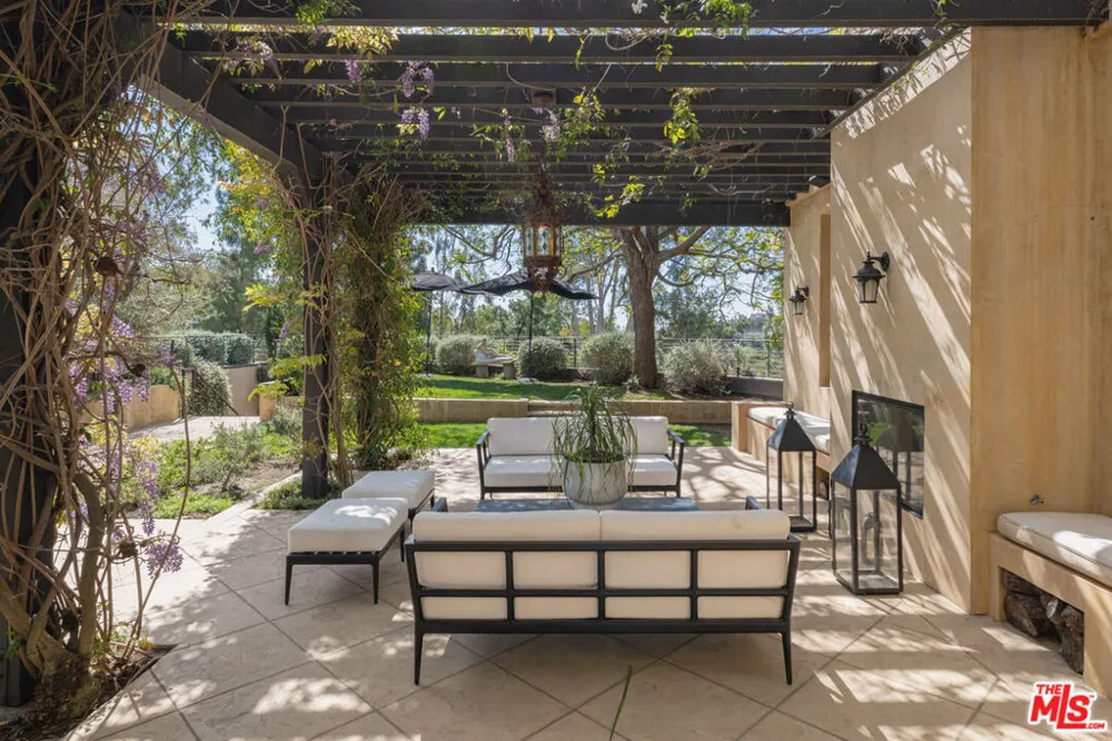 13058 Rivers Road Los Angeles, CA 90049