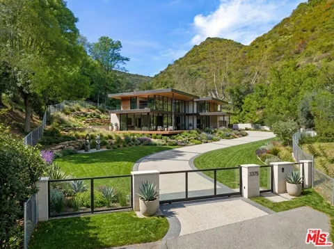 3375 Mandeville Canyon Road