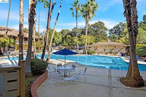 310 Civic Dr #101
