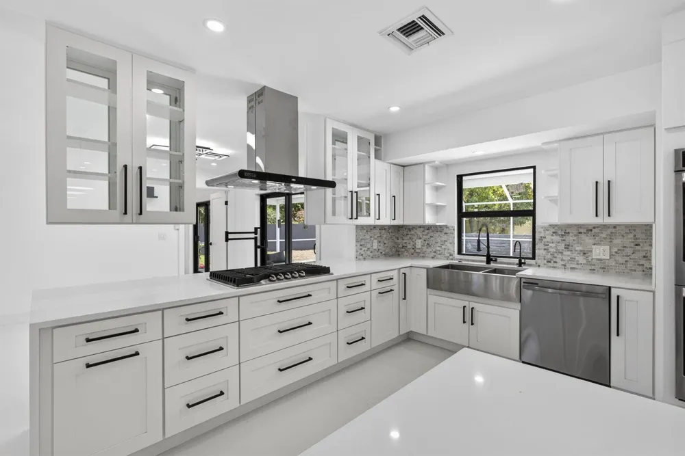 8111 W Lake Drive Lake Clarke Shores, FL 33406