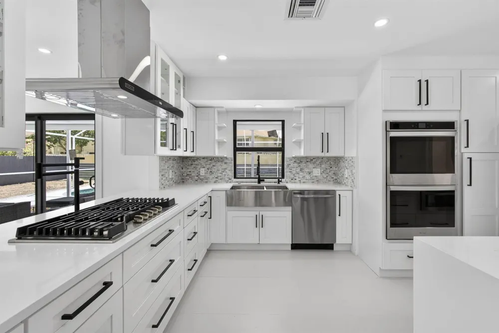 8111 W Lake Drive Lake Clarke Shores, FL 33406