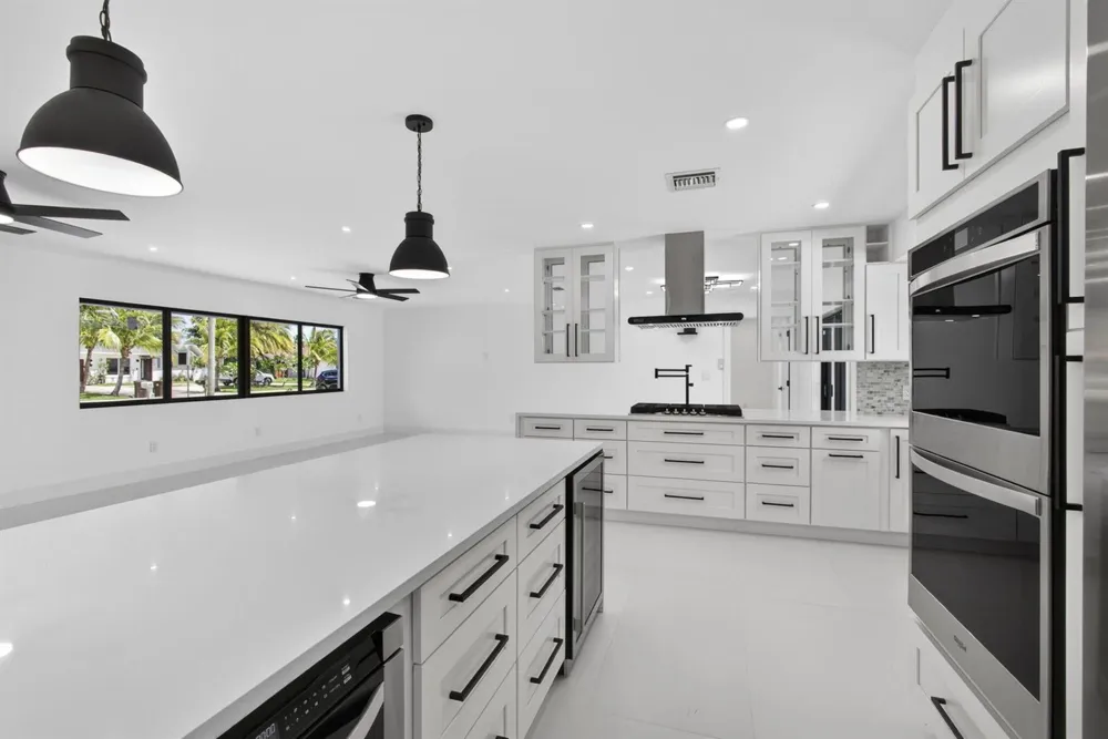 8111 W Lake Drive Lake Clarke Shores, FL 33406