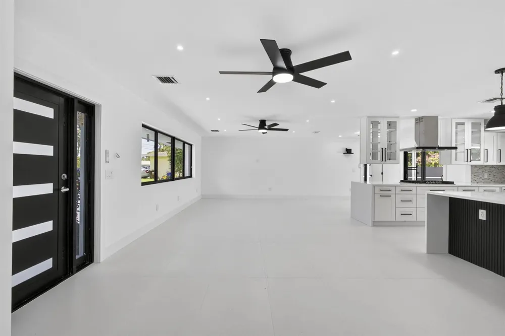 8111 W Lake Drive Lake Clarke Shores, FL 33406
