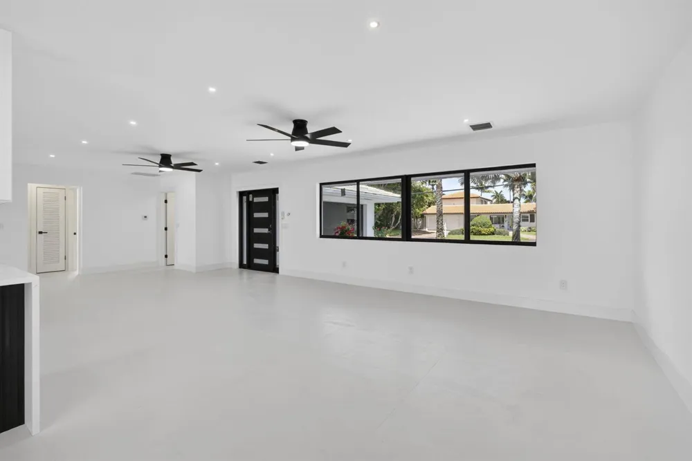 8111 W Lake Drive Lake Clarke Shores, FL 33406