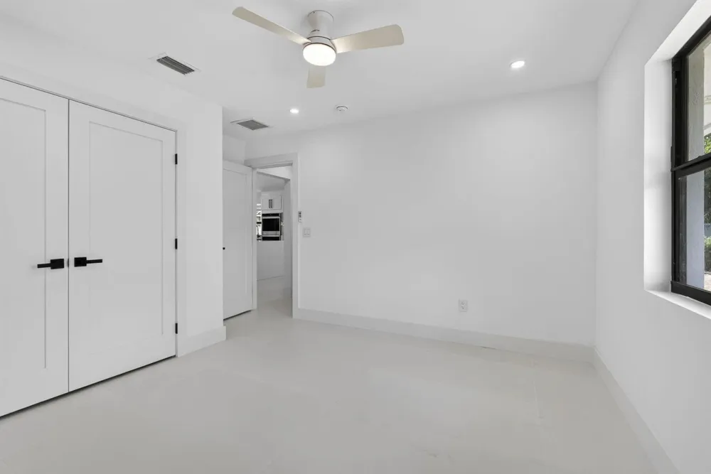 8111 W Lake Drive Lake Clarke Shores, FL 33406