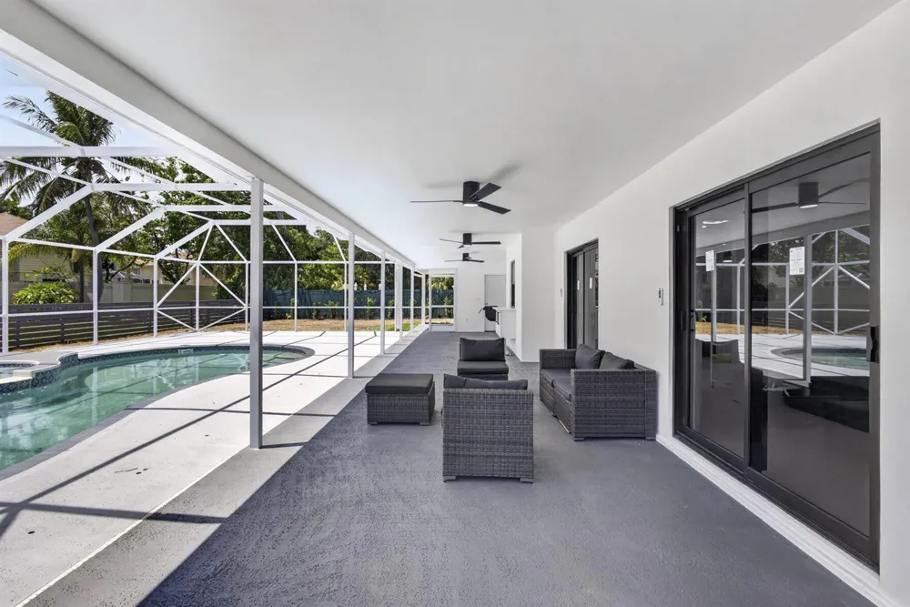 8111 W Lake Drive Lake Clarke Shores, FL 33406