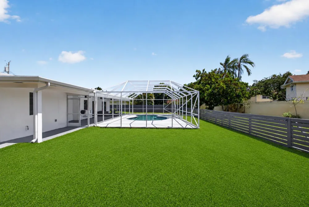8111 W Lake Drive Lake Clarke Shores, FL 33406