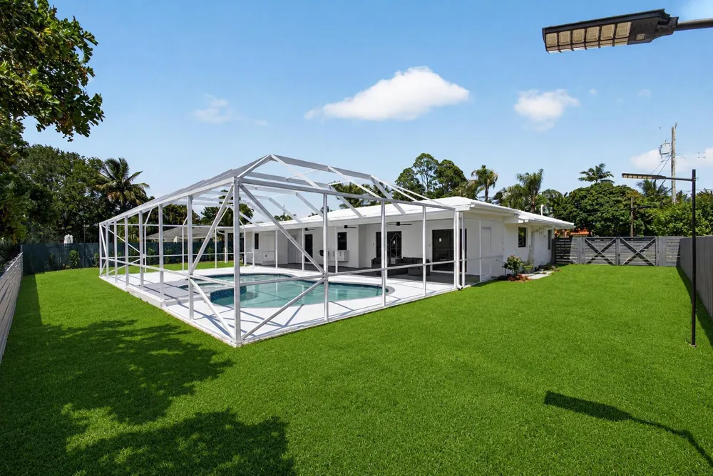 8111 W Lake Drive Lake Clarke Shores, FL 33406