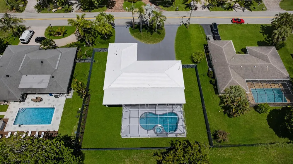 8111 W Lake Drive Lake Clarke Shores, FL 33406