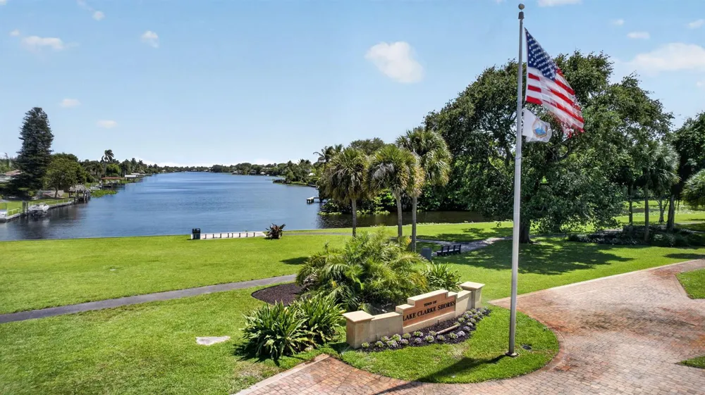 8111 W Lake Drive Lake Clarke Shores, FL 33406