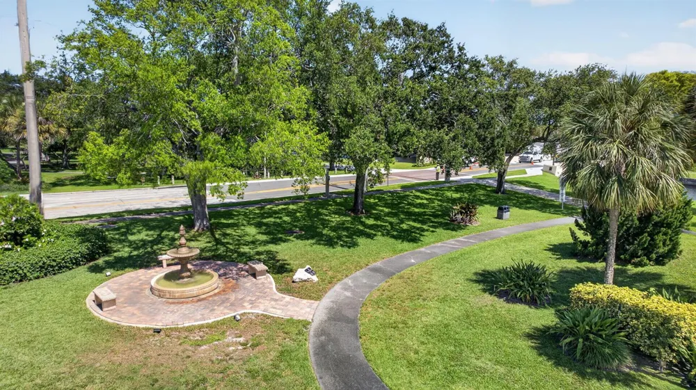 8111 W Lake Drive Lake Clarke Shores, FL 33406