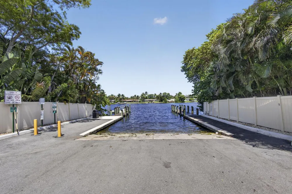 8111 W Lake Drive Lake Clarke Shores, FL 33406