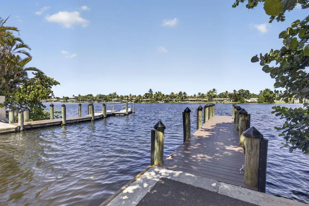 8111 W Lake Drive Lake Clarke Shores, FL 33406