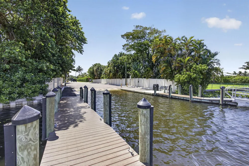 8111 W Lake Drive Lake Clarke Shores, FL 33406