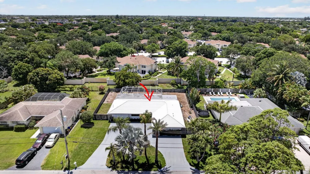8111 W Lake Drive Lake Clarke Shores, FL 33406