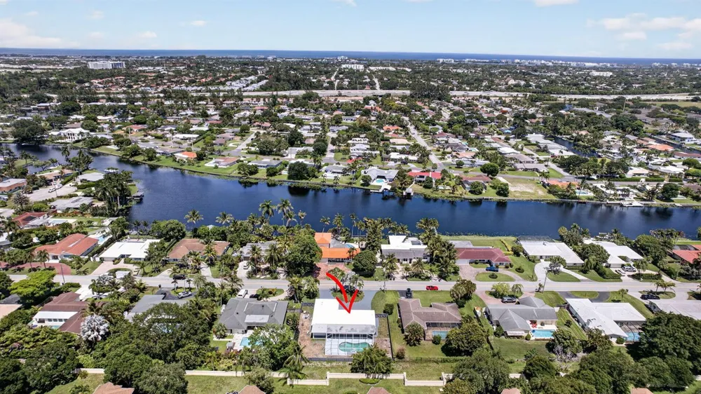 8111 W Lake Drive Lake Clarke Shores, FL 33406
