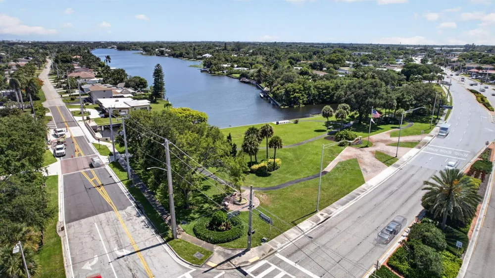8111 W Lake Drive Lake Clarke Shores, FL 33406