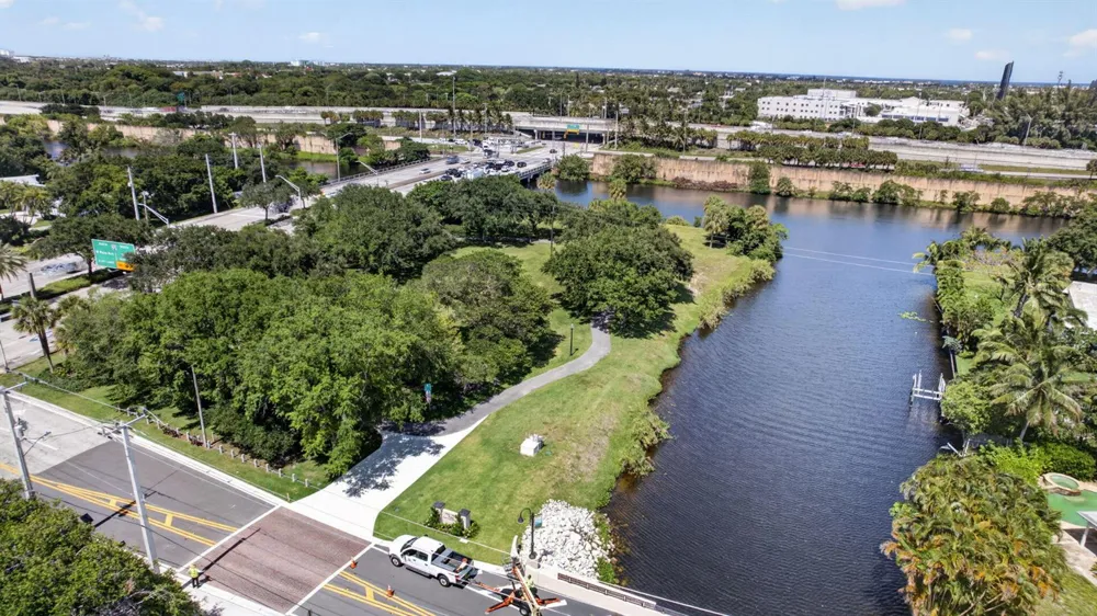 8111 W Lake Drive Lake Clarke Shores, FL 33406