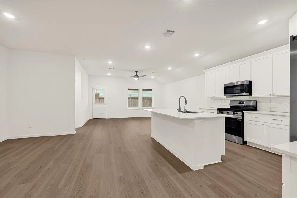 9114 Sunset Marina Way Iowa Colony, TX 77583