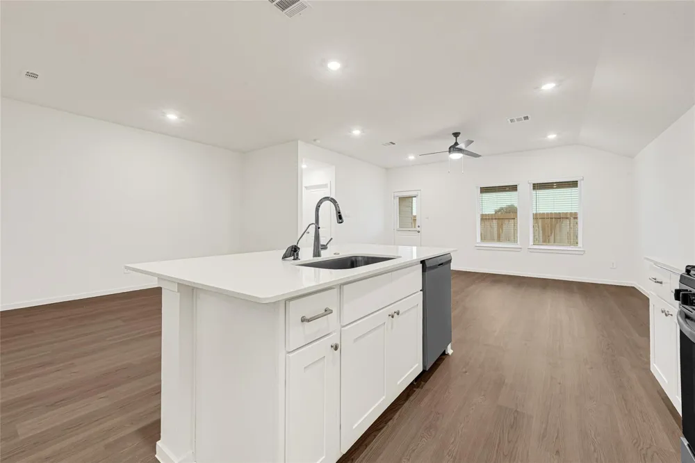 9114 Sunset Marina Way Iowa Colony, TX 77583