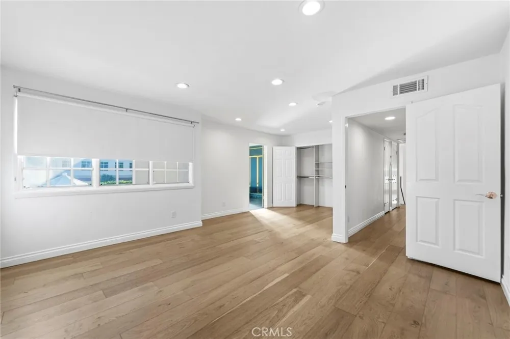 23721 Sarda Road Valencia, CA 91355